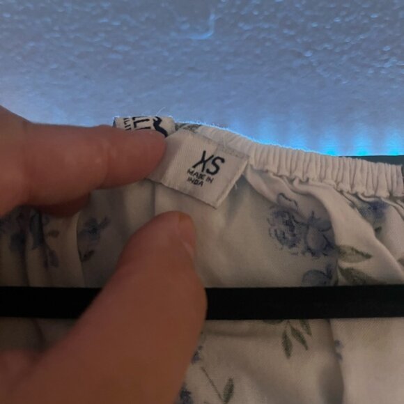 Hollister Blue Floral Backless Romper - Picture 4 of 7